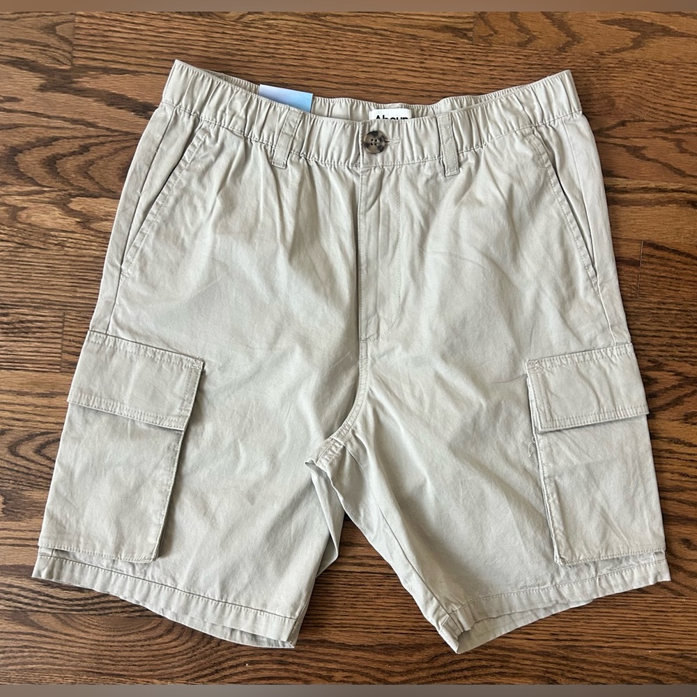 Abound Men's Beige Cargo Shorts Size Small NWT